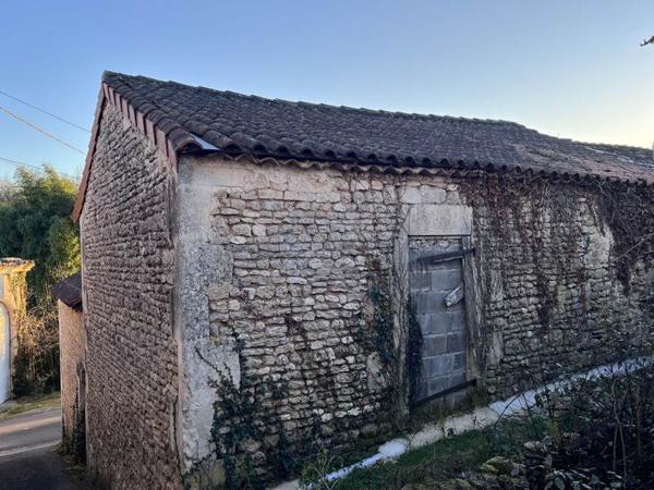 Grange à vendre |  Asnières-sur-Nouère |  1 pièce | 80 m²