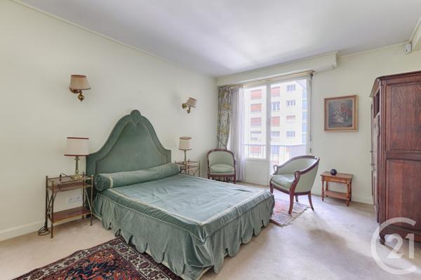 Appartement à vendre  5 pièces - 146 m2 PARIS - 75016