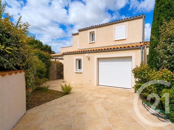 Maison à vendre  6 pièces - 142,36 m 2   LAGORD  - 17