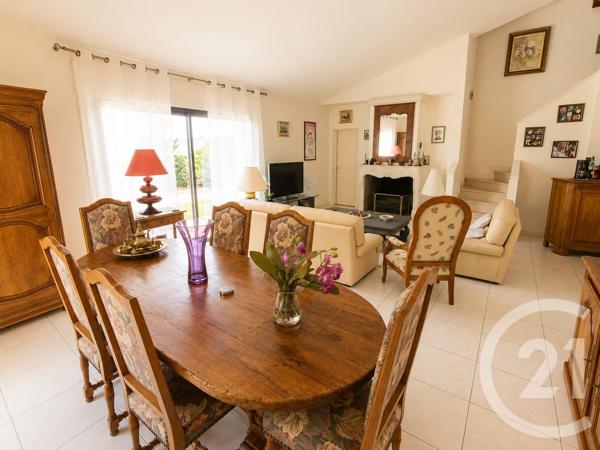 Maison à vendre  6 pièces - 142,36 m 2   LAGORD  - 17