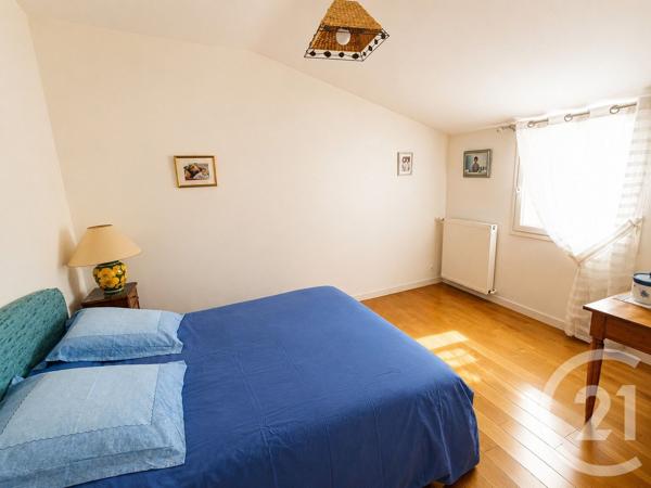 Maison à vendre  6 pièces - 142,36 m 2   LAGORD  - 17
