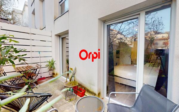 Appartement à vendre    2 pièces • 33,80 m2 Vaulx-en-Velin