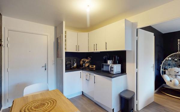 Appartement à vendre    2 pièces • 33,80 m2 Vaulx-en-Velin