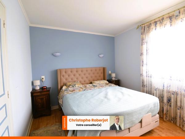 Maison de 4 chambres à Givry avec piscine sur terrain paysagé de 1800m2