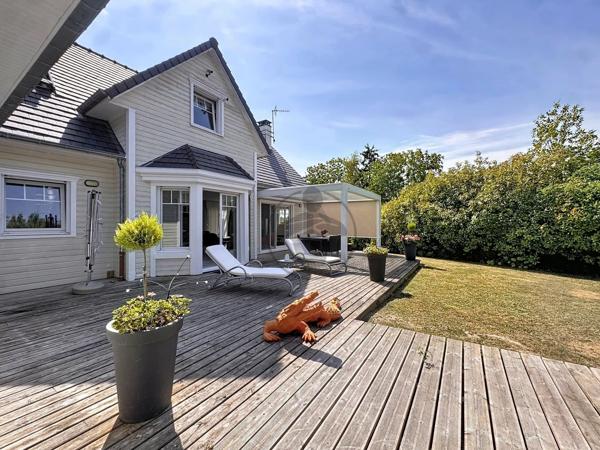 Vente                                                      Maison
                        
                     7 pièces                      208 m2                     à Morcourt