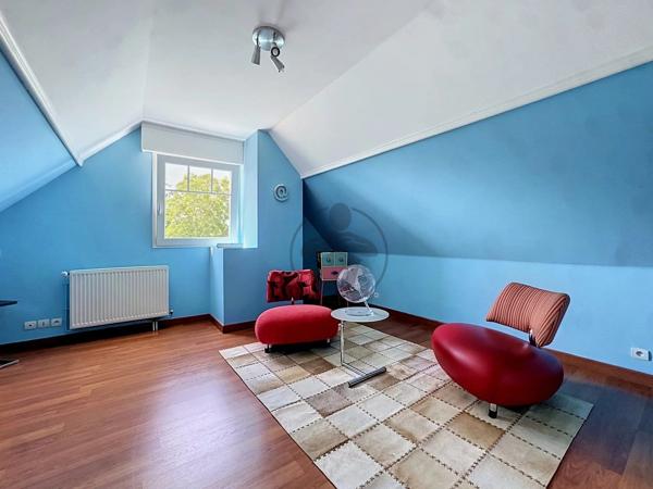 Vente                                                      Maison
                        
                     7 pièces                      208 m2                     à Morcourt