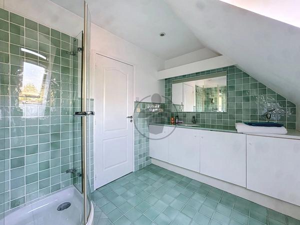 Vente                                                      Maison
                        
                     7 pièces                      208 m2                     à Morcourt