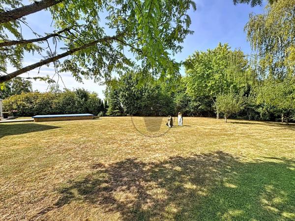Vente                                                      Maison
                        
                     7 pièces                      208 m2                     à Morcourt