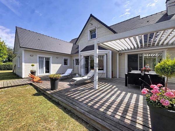 Vente                                                      Maison
                        
                     7 pièces                      208 m2                     à Morcourt