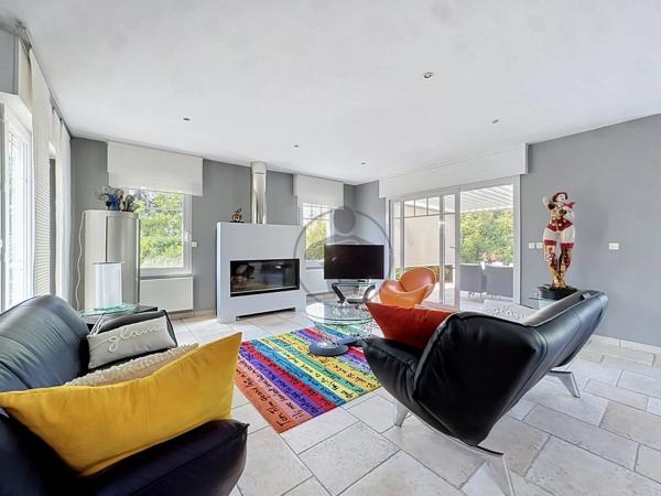 Vente                                                      Maison
                        
                     7 pièces                      208 m2                     à Morcourt