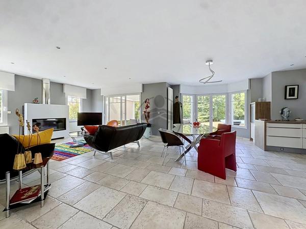 Vente                                                      Maison
                        
                     7 pièces                      208 m2                     à Morcourt