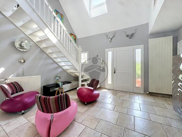 Vente                                                      Maison
                        
                     7 pièces                      208 m2                     à Morcourt