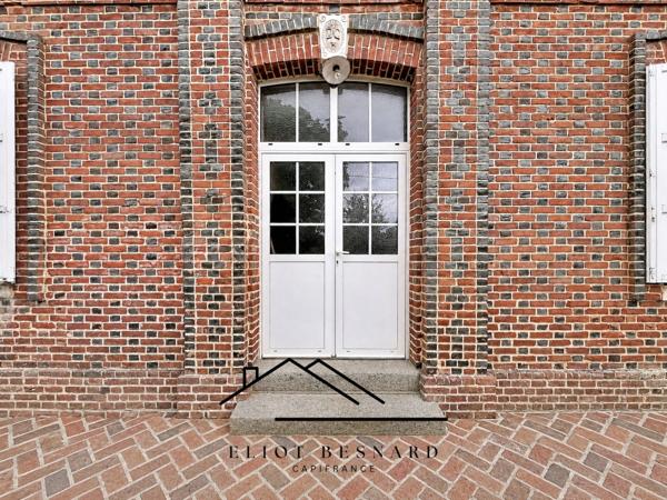 Maison de maître à rénover, 4 hectares, 1 dépendance, bordure de rivière
