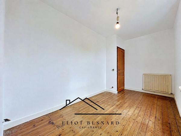 Maison de maître à rénover, 4 hectares, 1 dépendance, bordure de rivière