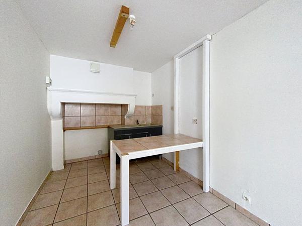 Location appartement près de NEUFCHATEAU - 1 pièce(s) - 26 m² - 275 €/mois