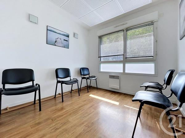 Appartement Local à vendre  2 pièces - 54,33 m 2   COMPIEGNE  - 60