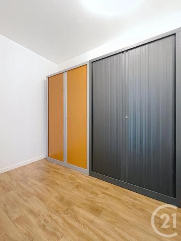Appartement Local à vendre  2 pièces - 54,33 m 2   COMPIEGNE  - 60