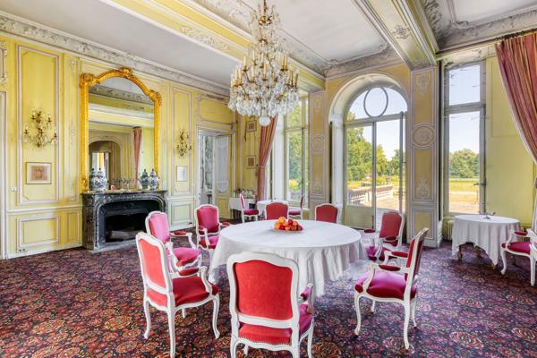 Vente Château Auneau 56 Pièces 5000 m²