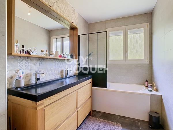 Maison plain-pied, 3 chambres, sous sol total à Crépy-en-Valois