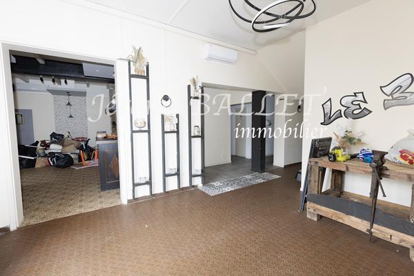 Maison
         21 pièces
        - 860 m² Exclusivité 140 000 € *