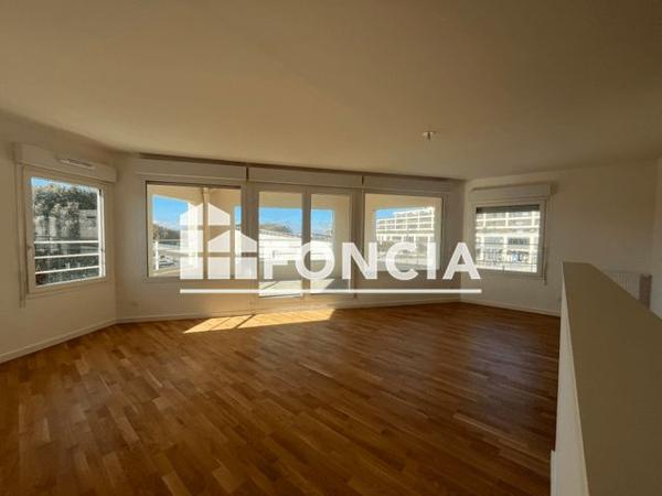 Location Appartement 4 pièces 85.3 m² - 11 BOULEVARD JOLIOT CURIE Bordeaux 33100