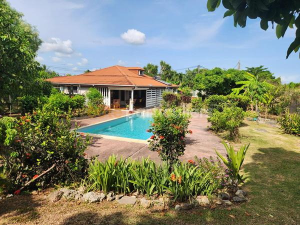 Vente
                Villa143,5 m² - 6 Pièces -
                    Baie-mahault (97122)