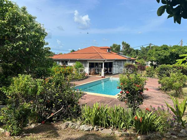 Vente
                Villa143,5 m² - 6 Pièces -
                    Baie-mahault (97122)