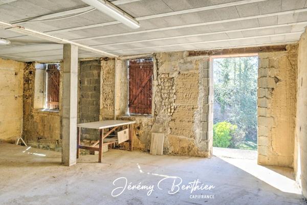 GENAY (69) - Grange de 140 m² - 4 pièces - 434 m² de terrain - Fort potentiel