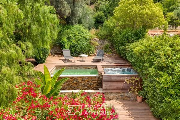 Villa vue rade sur les pentes du Faron