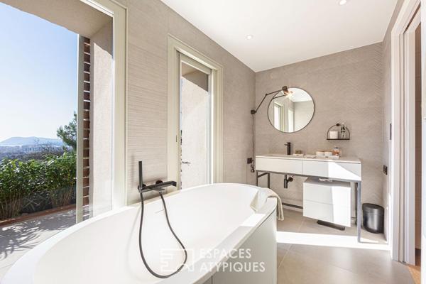 Villa vue rade sur les pentes du Faron