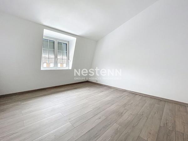 Maison semi-individuelle - 93m² - 3 chambres - jardin - garage - aucun travaux à prévoir