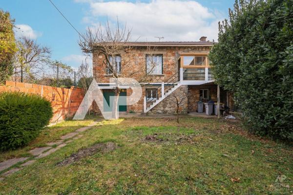 Maison Rueil-Malmaison 3 pièce(s) 90m2 690 000 € **  - Référence  19357