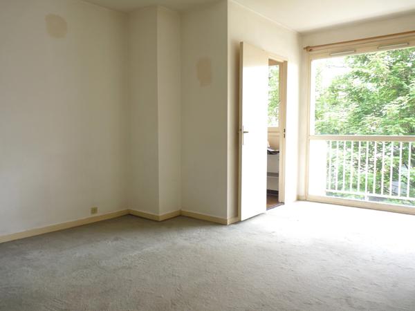 BOULOGNE - STUDIO avec BALCON sur jardin - Calme et lumineux