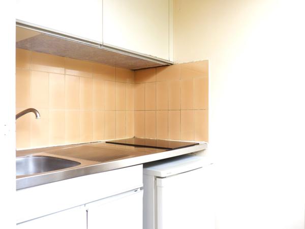 BOULOGNE - STUDIO avec BALCON sur jardin - Calme et lumineux