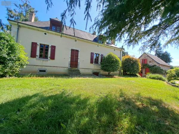 Achat - Propriété Livré-la-Touche 53400 11 pièces 320 m 2 21400 m 2