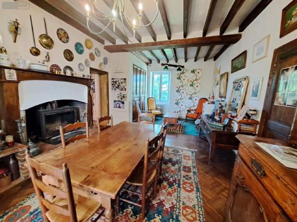 Achat - Propriété Livré-la-Touche 53400 11 pièces 320 m 2 21400 m 2