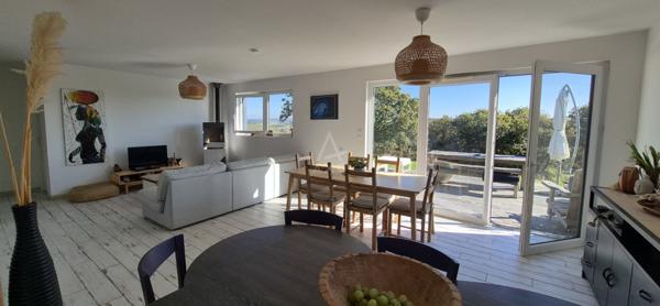 Maison bois sous décennale avec SPA  Calme absolu, environnement dexception, vue campagne et mer, proche bourg et plage !