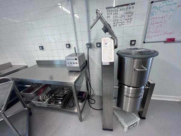 Proche de LILLE (59) - Local d'activité de 320 m2 avec 13 places de parking privatives