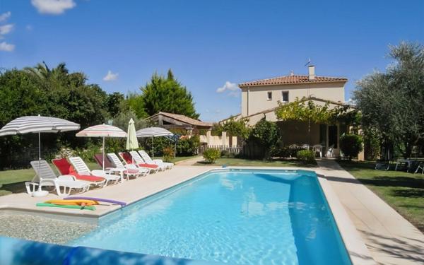 Maison à vendre    6 pièces •  Uzès