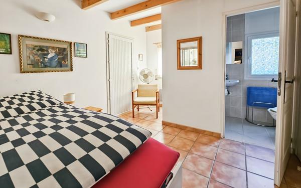 Maison à vendre    6 pièces •  Uzès