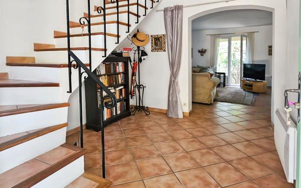 Maison à vendre    6 pièces •  Uzès