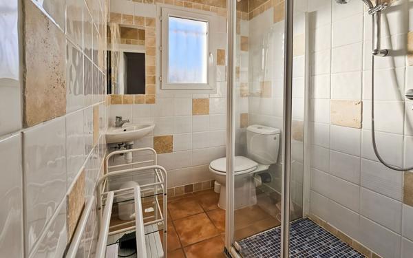 Maison à vendre    6 pièces •  Uzès