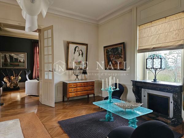 Confortable château dans la Sarthe, à proximité de la ville du Mans