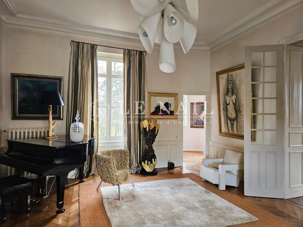 Confortable château dans la Sarthe, à proximité de la ville du Mans