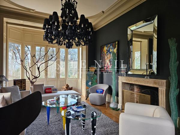 Confortable château dans la Sarthe, à proximité de la ville du Mans