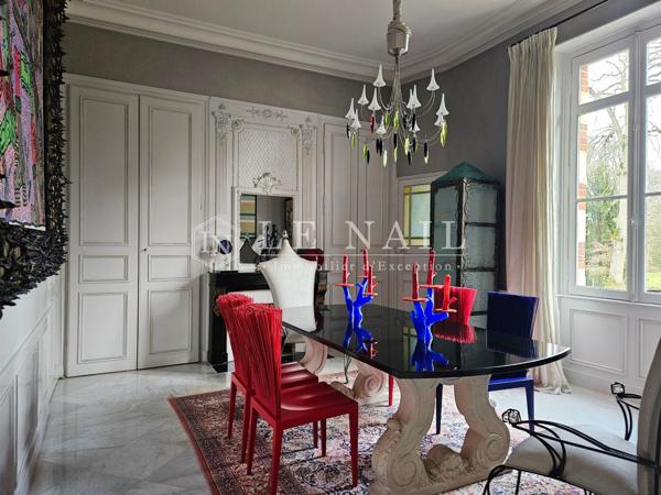 Confortable château dans la Sarthe, à proximité de la ville du Mans