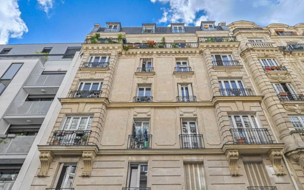 Appartement à vendre    2 pièces • 38,75 m2 Paris 18