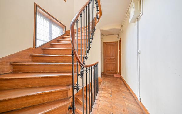 Appartement à vendre    2 pièces • 38,75 m2 Paris 18