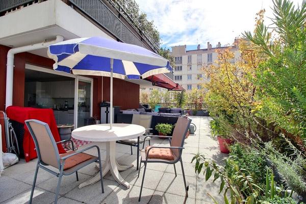 MARSEILLE 9 - SECTEUR BD MICHELET - VASTE TERRASSE - 3 CHAMBRES - ASCENSEUR - CALME - LUMINEUX -