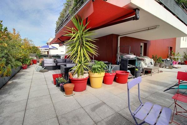 MARSEILLE 9 - SECTEUR BD MICHELET - VASTE TERRASSE - 3 CHAMBRES - ASCENSEUR - CALME - LUMINEUX -